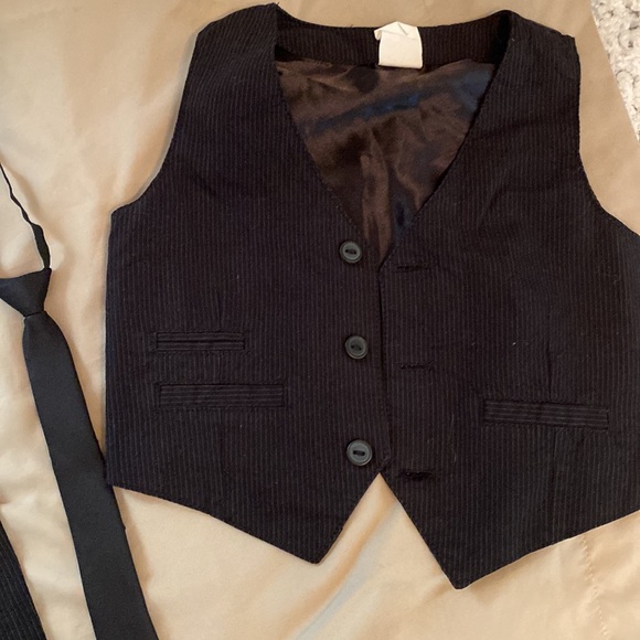 H&M 9-12M suit - Picture 2 of 5